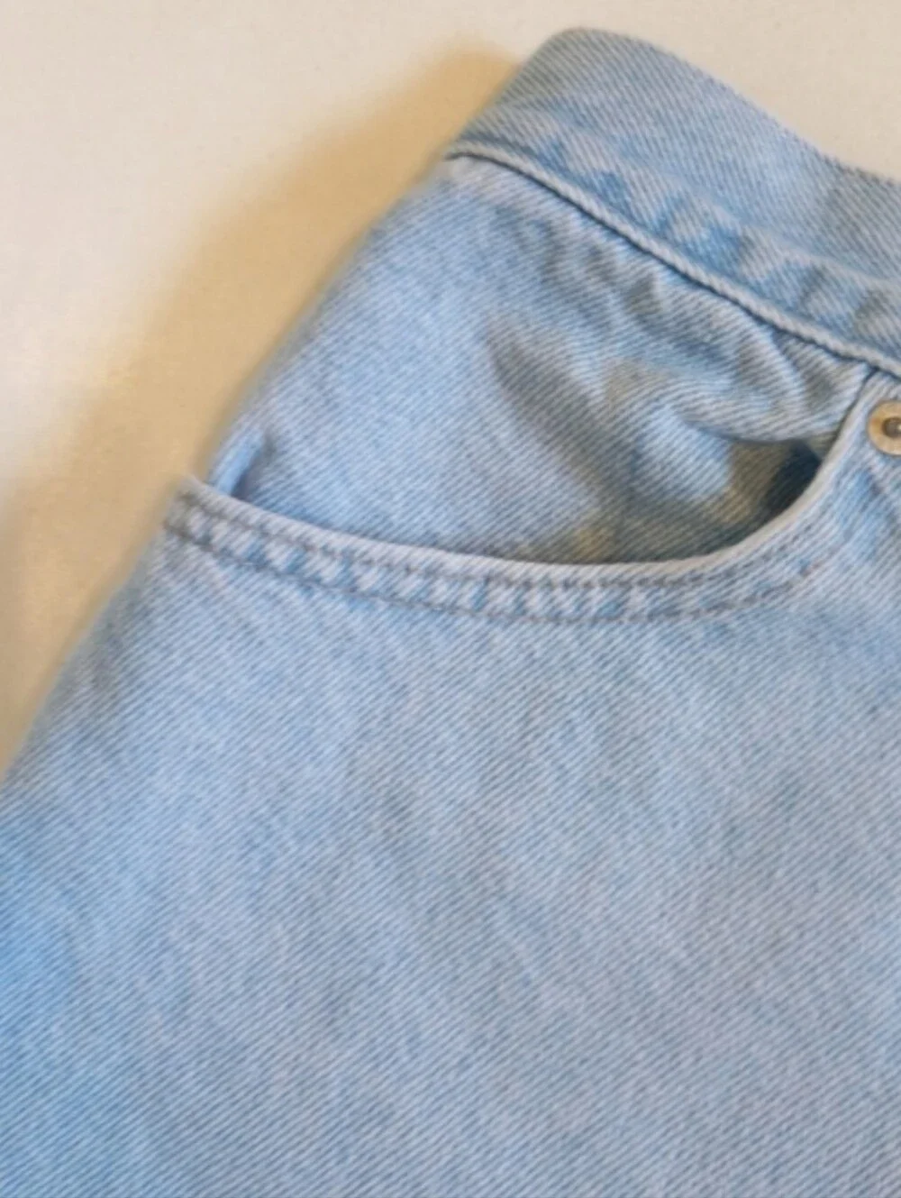 Faded Glory vintage 1990s rigid denim 100% cotton high-waisted light wash shorts